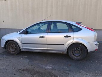 Ford Focus 1.6 16v benzi, 74kw r.v.2006, - 1