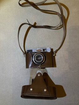 Starý retro sovětský fotoaparát OMO