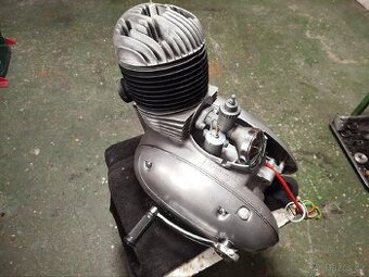 Prodám motor na kývačku Jawa 250/353 po generální opravě.
