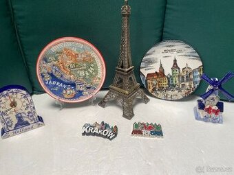 cestovatelských suvenýrů