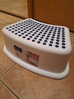 Dětský koupelnový stupínek/schodek