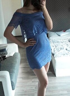 Krajkové letní minišaty se spadlými rameny