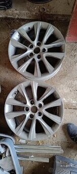 Prodám 2x originál alu disky Hiundai I40 ET46 R17