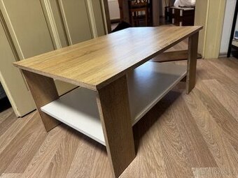 Pěkný lehký konferenční stolek