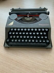 kufříkový psací stroj Hermet Baby