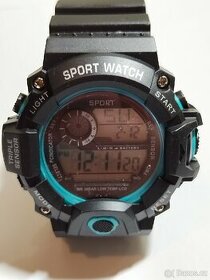 Sportovní masivní hodinky