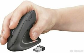 Vertikální bezdrátová ergonomická myš