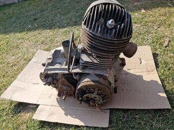 ČZ 175/502 motor