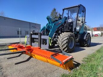 Mechanické zametací zařízení s upnutím na lopatu, vidle, tuz
