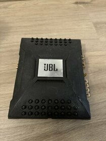 Zesilovač JBL a subofer PIONER - 1