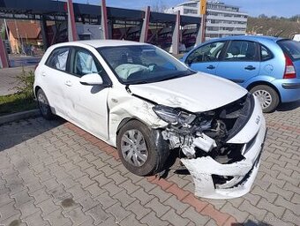 Prodám havarovanou Kia Rio 2021 1.2 62kw