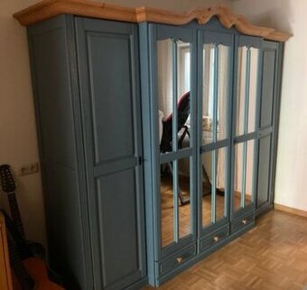 Landhaus šatní skříň 5-ti dvířko Provence