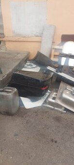 Zadni naraznik bmw E 60 s otvory na cidla
