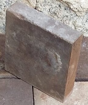 Magnezitové cihly 76 ks