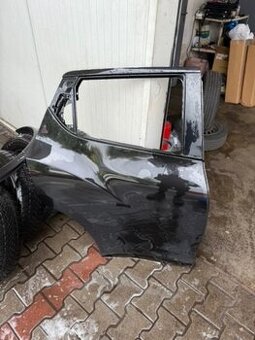 zadní pravé dveře Nissan Juke Černé