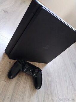 PlayStation 4 Slim