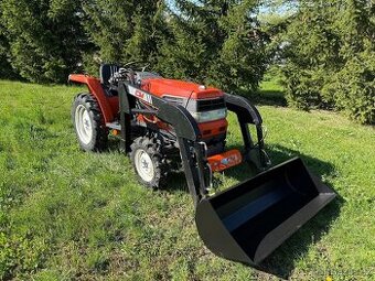 Malotraktor Kubota GL240 Grandel s čelním nakladačem 450 kg