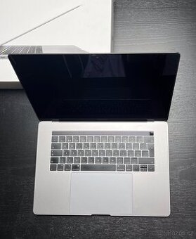 MacBook Pro 15” 2018 CTO/16GB RAM/Intel i7/512GB SSD