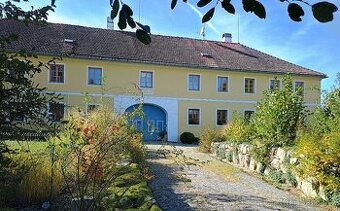 Penzion u Českého Krumlova + stavební pozemky