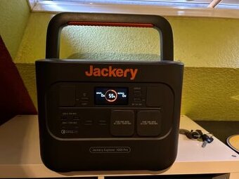 Jackery Explorer 1000 Pro + solární panel – velmi dobrý stav