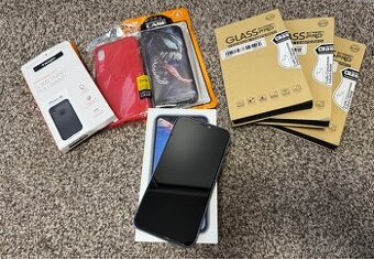 Apple iPhone XR 64GB + příslušenství