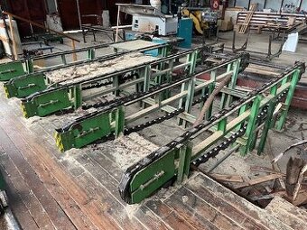 Příčný řetězový dopravník