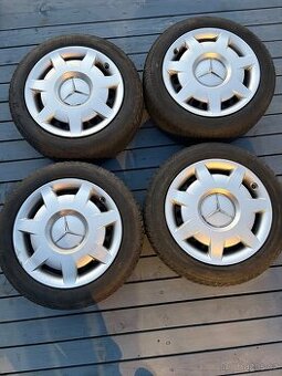 Zimní pneu Bridgestone 205/55 R16 + Orig. plechová kola a po - 1