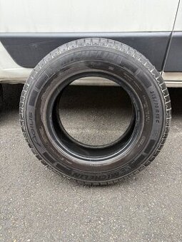 Prodam pneu 215/70