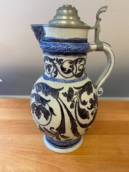 Sběratel nabízí staré keramické džbány