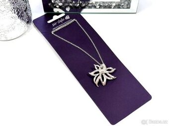 Náhrdelník s přívěskem Swarovski emelents