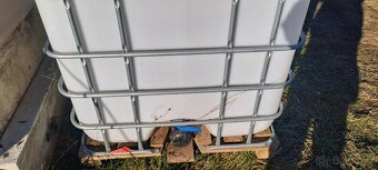 IBC kontejnery 1000L, nádrž na vodu