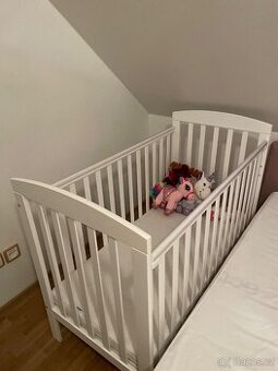 Dětská postýlka Drewex Olek se stahovací bočnicí Bílá