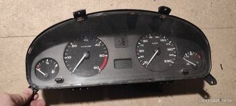 Peugeot 406 přístrojovka