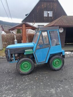 Prodám traktor domácí výroby 4×4,nafta.