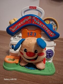 Hrací domeček s pejskem od Fisher price