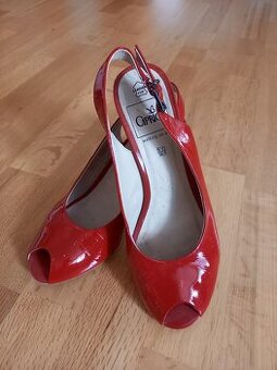 Červené sandály kožené 38,5