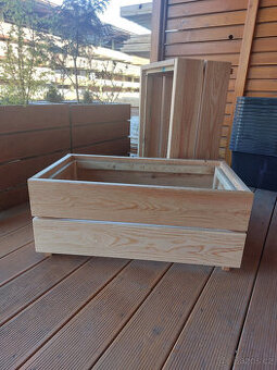 DŘEVĚNÉ TRUHLÍKY