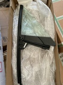 Pravé okno pro BMW Z3 51328410162