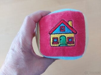 LÁTKOVÁ KOSTKA PRO NEJMENŠÍ 7 CM - 1