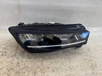 Přední pravé světlo Škoda Octavia 4 (016).