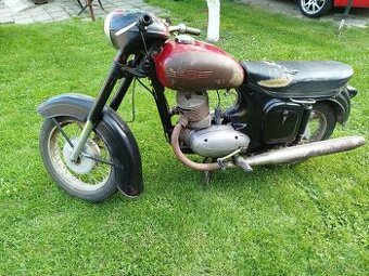 Jawa 250/353 kývačka