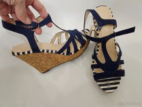 Sandály na podpadku navy blue, modré vel. 40