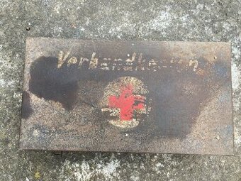 Německá vojenská lékárnička z druhé světové války 1943