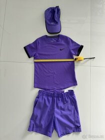 chlapecky komplet na tenis Nike vel. 130cm