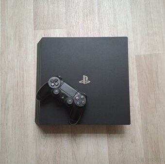 PS4 PRO - 1TB + hra dle výběru
