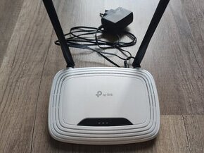 Wi-Fi Router: TP-Link TL-WR841N
