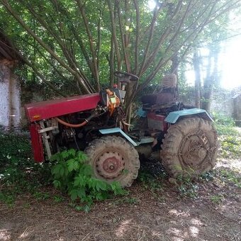 Daruji traktor za cenu šrotu - v rezervaci