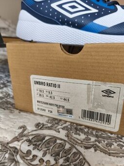 Sálovky Umbro pánské velikost 44,5, nové nepoužité