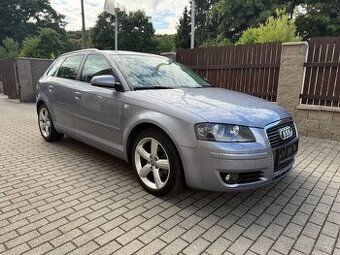 AUDI A3 2,0 FSi 110KW SPORTBACK,1. MAJ,SERV. KNIHA
