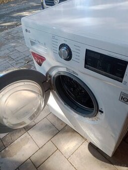 Automaticka pracka LG se susickou na 8/5 kg